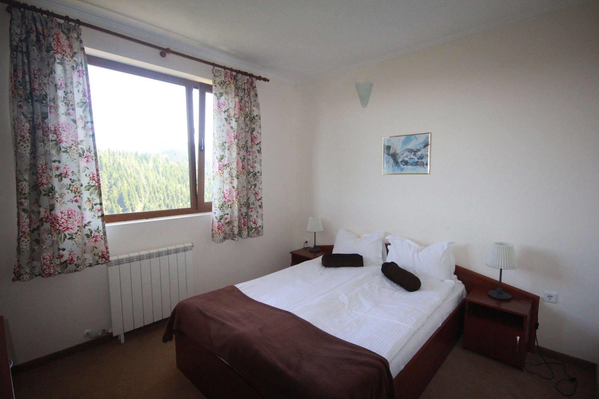 Dafovska Hotel Pamporovo Eksteriør bilde